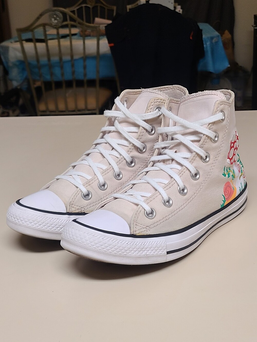 Converse CTAS Mushroom Garden hi embroidered casual hi top sneakers size 8 - Picture 2 of 12